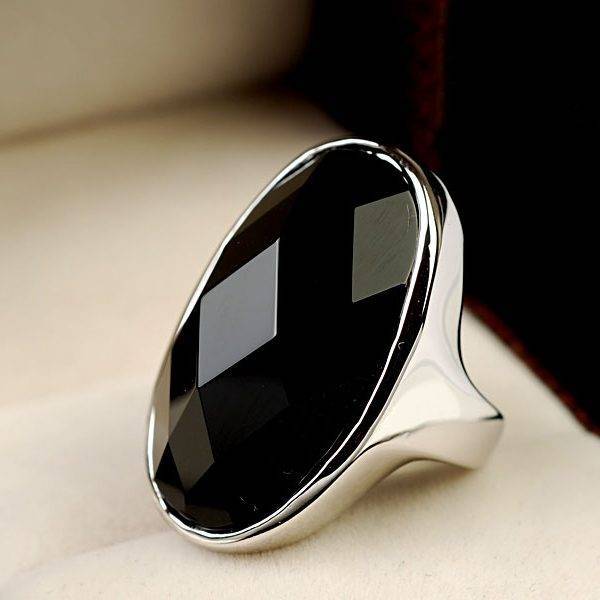 Fashion Vintage Gothic Ring Exaggerated Big Black Stone Ring For Women Gothtopia https://gothtopia.com